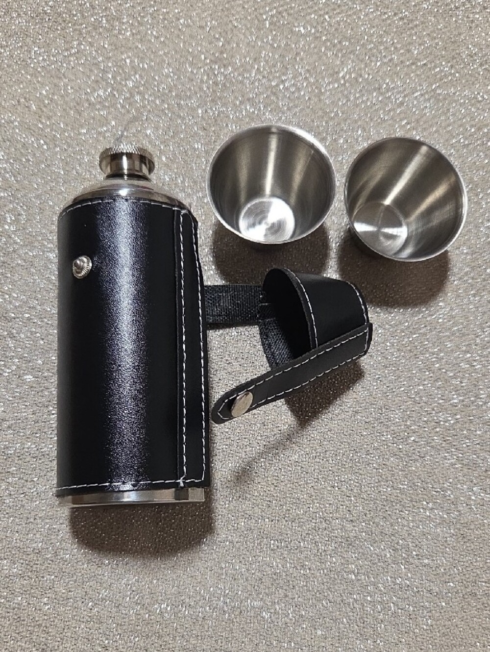 Black Men’s Faux Leather Travel Flask